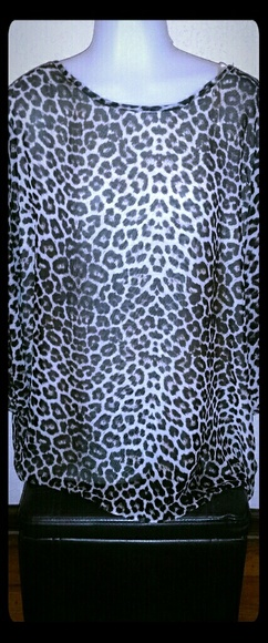👕🐆 Cato's Leopard print shirt🐆👕 - Picture 1 of 8